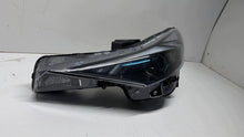 Laden Sie das Bild in den Galerie-Viewer, Frontscheinwerfer Hyundai Elantra VII 92101AA-2F5753-7FB8D5-07D609 Links SCH2855753407gi