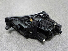 Laden Sie das Bild in den Galerie-Viewer, Frontscheinwerfer Skoda Superb III 3V1941015 Xenon Links Scheinwerfer Headlight SCH2864785789ja