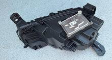 Laden Sie das Bild in den Galerie-Viewer, Frontscheinwerfer Jeep 522187210 522187170 Ein Satz Scheinwerfer Headlight SCH2865124023bh