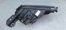 Laden Sie das Bild in den Galerie-Viewer, Frontscheinwerfer Jeep 522187210 522187170 Ein Satz Scheinwerfer Headlight SCH2865124023bh