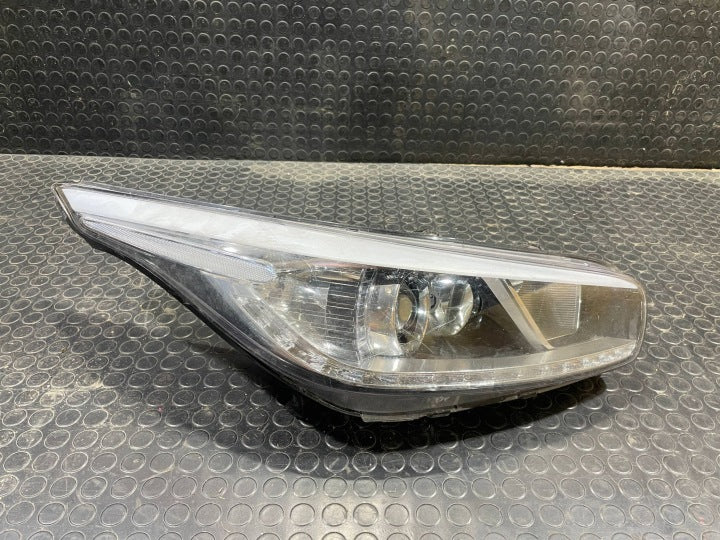 Frontscheinwerfer Kia Ceed 92102-A2220 Rechts Scheinwerfer Headlight SCH2893003470fd