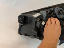 Laden Sie das Bild in den Galerie-Viewer, Frontscheinwerfer Renault Trafic 260109424R Rechts Scheinwerfer Headlight SCH2894608947cs