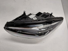 Laden Sie das Bild in den Galerie-Viewer, Frontscheinwerfer Mercedes-Benz W247 A2479068305 Links Scheinwerfer Headlight SCH2897568377zk
