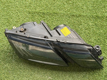 Laden Sie das Bild in den Galerie-Viewer, Frontscheinwerfer Skoda Octavia III 5E1941016C Rechts Scheinwerfer Headlight SCH2900103941vb
