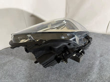 Laden Sie das Bild in den Galerie-Viewer, Frontscheinwerfer BMW X1 F48 7495004-07 LED Rechts Scheinwerfer Headlight SCH2911204877pu