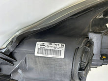 Laden Sie das Bild in den Galerie-Viewer, Frontscheinwerfer Opel Corsa D 13217453 Ein Stück (Rechts oder Links) Headlight SCH2920354785yv