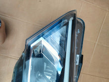 Laden Sie das Bild in den Galerie-Viewer, Frontscheinwerfer Hyundai I20 III 92101Q0100 Links Scheinwerfer Headlight SCH2921517510bz