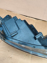 Laden Sie das Bild in den Galerie-Viewer, Frontscheinwerfer Hyundai I20 III 92101Q0100 Links Scheinwerfer Headlight SCH2921517510bz