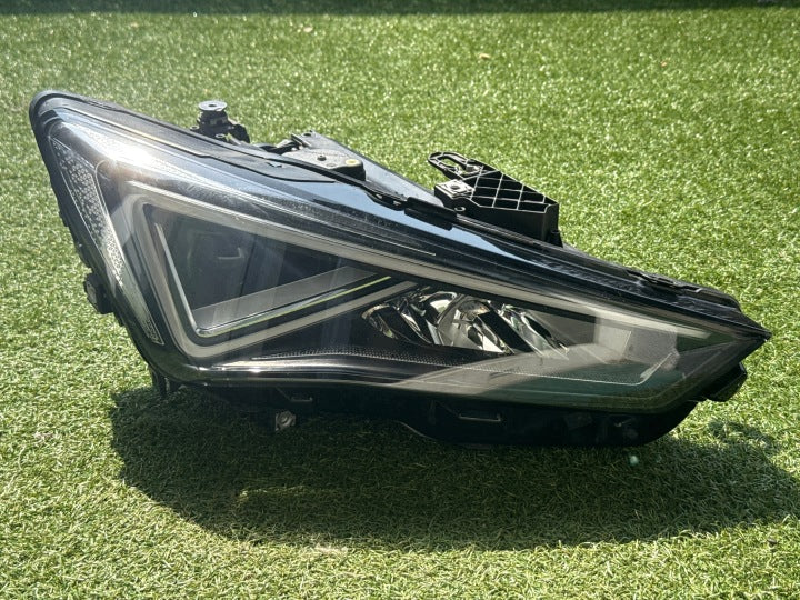 Frontscheinwerfer Cupra Formentor 5FG941008F Rechts Scheinwerfer Headlight SCH2928015418lh