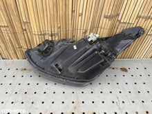 Laden Sie das Bild in den Galerie-Viewer, Frontscheinwerfer Hyundai I10 92102B9000 Rechts Scheinwerfer Headlight SCH2932273062cs