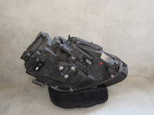 Laden Sie das Bild in den Galerie-Viewer, Frontscheinwerfer Porsche Cayenne 7P5941751F Xenon Links Scheinwerfer Headlight SCH2936717922tv