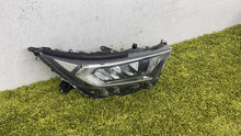 Laden Sie das Bild in den Galerie-Viewer, Frontscheinwerfer Toyota V I 7444NA-WY21W Rechts Scheinwerfer Headlight SCH2949247745rv