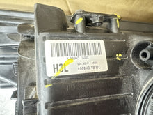 Laden Sie das Bild in den Galerie-Viewer, Frontscheinwerfer Hyundai I30 92101A6000 Links Scheinwerfer Headlight SCH2954727233ut