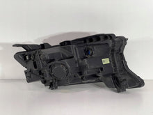 Load image into Gallery viewer, Frontscheinwerfer Kia Sorento IV 92101P2120 Rechts Scheinwerfer Headlight SCH2978402500cz