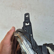 Laden Sie das Bild in den Galerie-Viewer, Frontscheinwerfer Nissan Micra I 100-18022 Rechts Scheinwerfer Headlight SCH2988177743yw