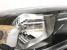 Laden Sie das Bild in den Galerie-Viewer, Frontscheinwerfer Kia Stonic 92102H8 Rechts Scheinwerfer Headlight SCH2989647775rq