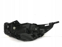 Laden Sie das Bild in den Galerie-Viewer, Frontscheinwerfer Kia Stonic 92102H8 Rechts Scheinwerfer Headlight SCH2989647775rq