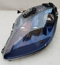 Load image into Gallery viewer, Frontscheinwerfer Chevrolet Corvette C6 227930013 Xenon Rechts oder Links SCH3001390186sy