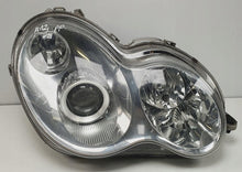Laden Sie das Bild in den Galerie-Viewer, Frontscheinwerfer Mercedes-Benz W203 A2038203861 Rechts Scheinwerfer Headlight SCH3006462327td