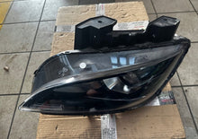 Laden Sie das Bild in den Galerie-Viewer, Frontscheinwerfer Hyundai Kona J9921-63010 Links Scheinwerfer Headlight SCH3012381077hf