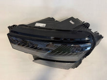 Laden Sie das Bild in den Galerie-Viewer, Frontscheinwerfer Skoda Karoq 57B941035B Links Scheinwerfer Headlight SCH3020872791es