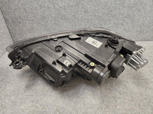 Laden Sie das Bild in den Galerie-Viewer, Frontscheinwerfer VW Polo 2G1941036M LED Rechts Scheinwerfer Headlight SCH3035691019mg