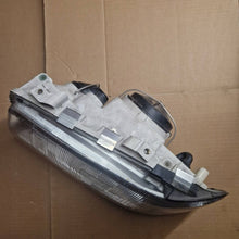 Laden Sie das Bild in den Galerie-Viewer, Frontscheinwerfer Audi Coupe 13883700 Links Scheinwerfer Headlight SCH3039270477eq