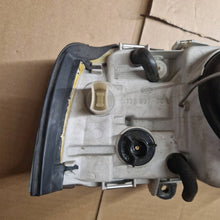 Laden Sie das Bild in den Galerie-Viewer, Frontscheinwerfer Audi Coupe 13883700 Links Scheinwerfer Headlight SCH3039270477eq