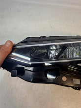 Laden Sie das Bild in den Galerie-Viewer, Frontscheinwerfer VW Golf VIII 5H1941005A Links Scheinwerfer Headlight SCH3046943628qd