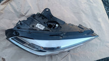 Laden Sie das Bild in den Galerie-Viewer, Frontscheinwerfer BMW 1 F40 9482808-12 Rechts Scheinwerfer Headlight SCH3055038125dw