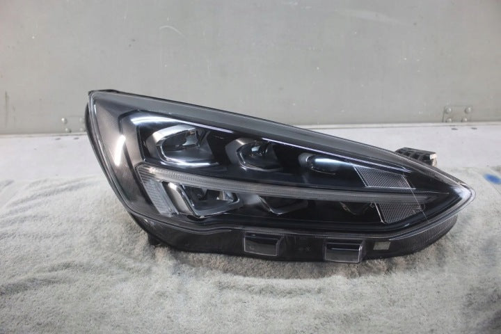 Frontscheinwerfer Ford Focus MX7B-13E014-EB Rechts Scheinwerfer Headlight SCH3056900726oz