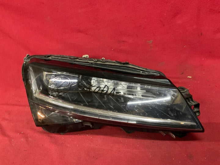 Frontscheinwerfer Skoda Superb III 3V1941016D Full LED Rechts Headlight SCH3057218503cb