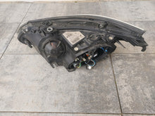 Laden Sie das Bild in den Galerie-Viewer, Frontscheinwerfer BMW E60 E61 7045692-06 Rechts Scheinwerfer Headlight SCH3060983910ik