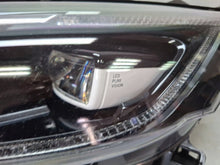 Laden Sie das Bild in den Galerie-Viewer, Frontscheinwerfer Renault Espace I V 89911286 Links Scheinwerfer Headlight SCH3067498726yp