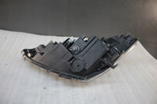 Laden Sie das Bild in den Galerie-Viewer, Frontscheinwerfer Toyota Yaris M62M6236N32 Rechts Scheinwerfer Headlight SCH3078578603an