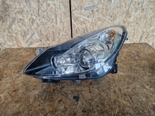 Laden Sie das Bild in den Galerie-Viewer, Frontscheinwerfer Opel Corsa D 89313379 Links Scheinwerfer Headlight SCH3088006827xi