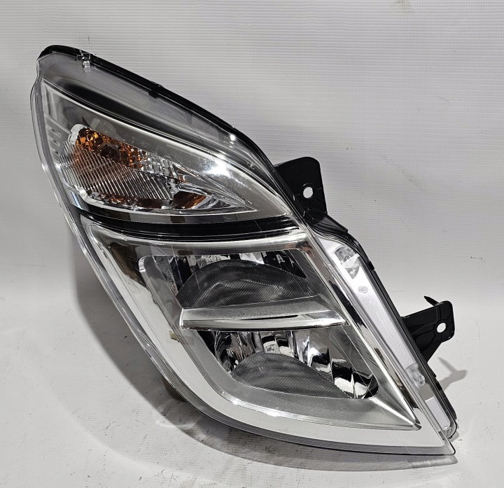Frontscheinwerfer Nissan Interstar 26010BZ50A 030127320200 Rechts Headlight SCH3098041585me
