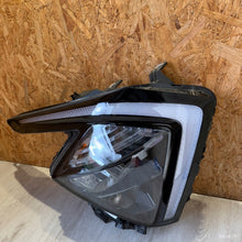 Load image into Gallery viewer, Frontscheinwerfer Kia Sportage V 92101R2000 LED Ein Satz Scheinwerfer Headlight SCH3104813605gm