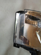 Laden Sie das Bild in den Galerie-Viewer, Frontscheinwerfer Renault 89207721 Rechts Scheinwerfer Headlight SCH3126642481zk