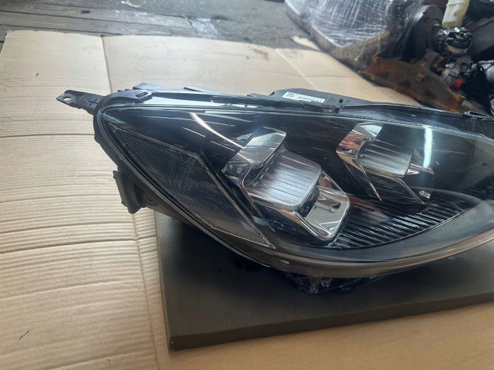 Frontscheinwerfer Ford Kuga III LV4B13E014AG 9018783107A6 Rechts Headlight SCH3139419100hl