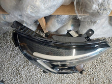 Laden Sie das Bild in den Galerie-Viewer, Frontscheinwerfer Renault Clio I V 260102407R LED Ein Satz Headlight SCH3140682474zb