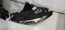 Laden Sie das Bild in den Galerie-Viewer, Frontscheinwerfer BMW 2 Active Tourer 5A42252 Ein Satz Scheinwerfer Headlight SCH3146736197zm