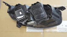Laden Sie das Bild in den Galerie-Viewer, Frontscheinwerfer Opel Zafira Vivaro 9832837680 Xenon Links Headlight SCH3154286598uw