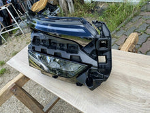 Laden Sie das Bild in den Galerie-Viewer, Frontscheinwerfer Skoda I 5LB941010 Rechts Scheinwerfer Headlight SCH3157644303nz