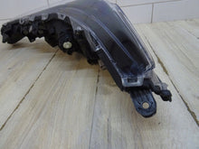 Laden Sie das Bild in den Galerie-Viewer, Frontscheinwerfer Toyota Corolla 81110-02S70 Rechts Scheinwerfer Headlight SCH3162055320va
