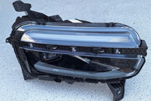 Load image into Gallery viewer, Frontscheinwerfer Jeep 522187210 522187170 Ein Satz Scheinwerfer Headlight SCH3167791696za
