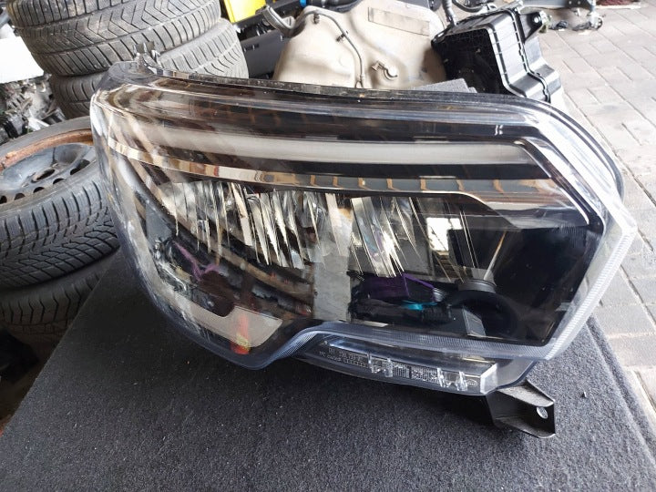 Frontscheinwerfer Renault Trafic 260102899R Rechts Scheinwerfer Headlight SCH3176820847fr