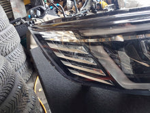 Laden Sie das Bild in den Galerie-Viewer, Frontscheinwerfer Renault Trafic 260102899R Rechts Scheinwerfer Headlight SCH3176820847fr