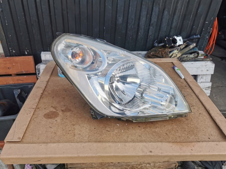 Frontscheinwerfer Suzuki Splash 89317081 Rechts Scheinwerfer Headlight SCH3183332743eo