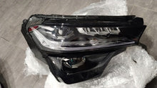 Laden Sie das Bild in den Galerie-Viewer, Frontscheinwerfer Skoda I 57H941036 Rechts Scheinwerfer Headlight SCH3184290902fs